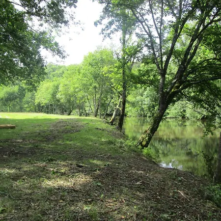 Prieure En Bord De Riviere Брантом